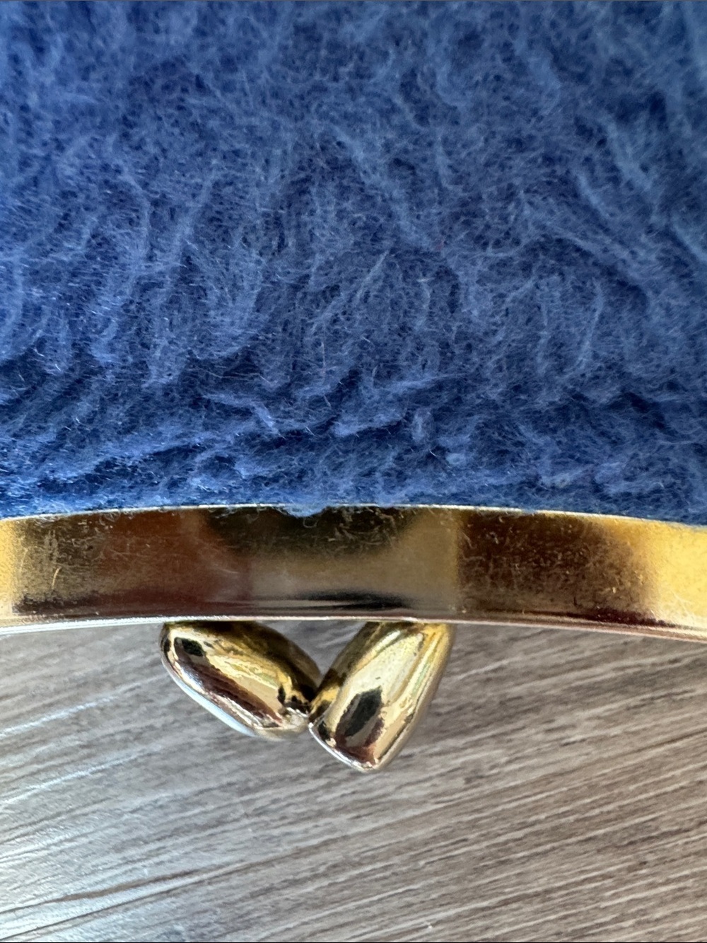 Vintage Blue Fuzzy Kiss Lock Bag - Picture 6 of 9